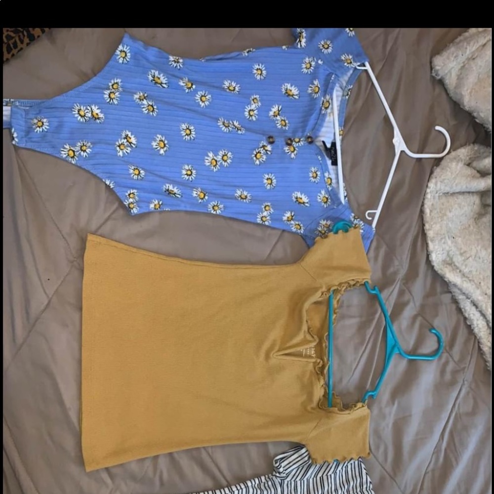 Clothes - Picture 2 of 4